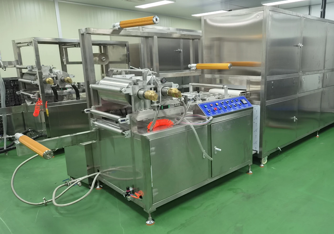 Hydrogel filling equipment